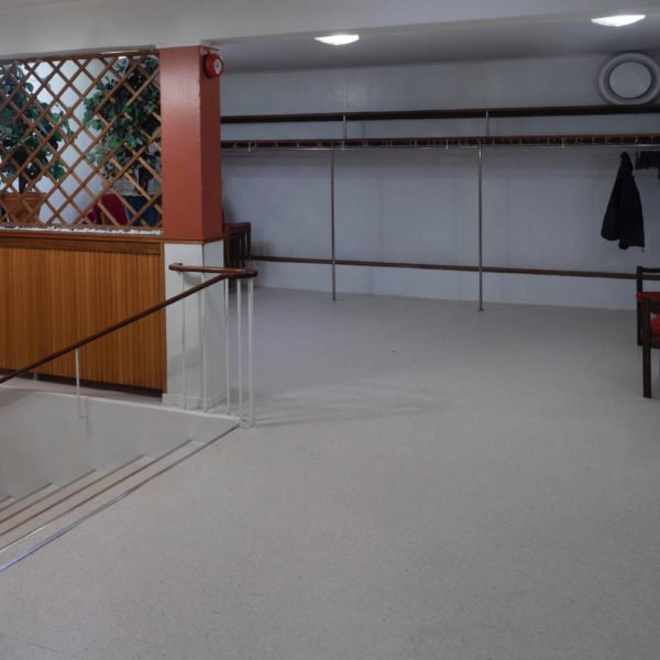 Foajé 1. etasje - garderobeområde Foajé 1. etasje - garderobeområde